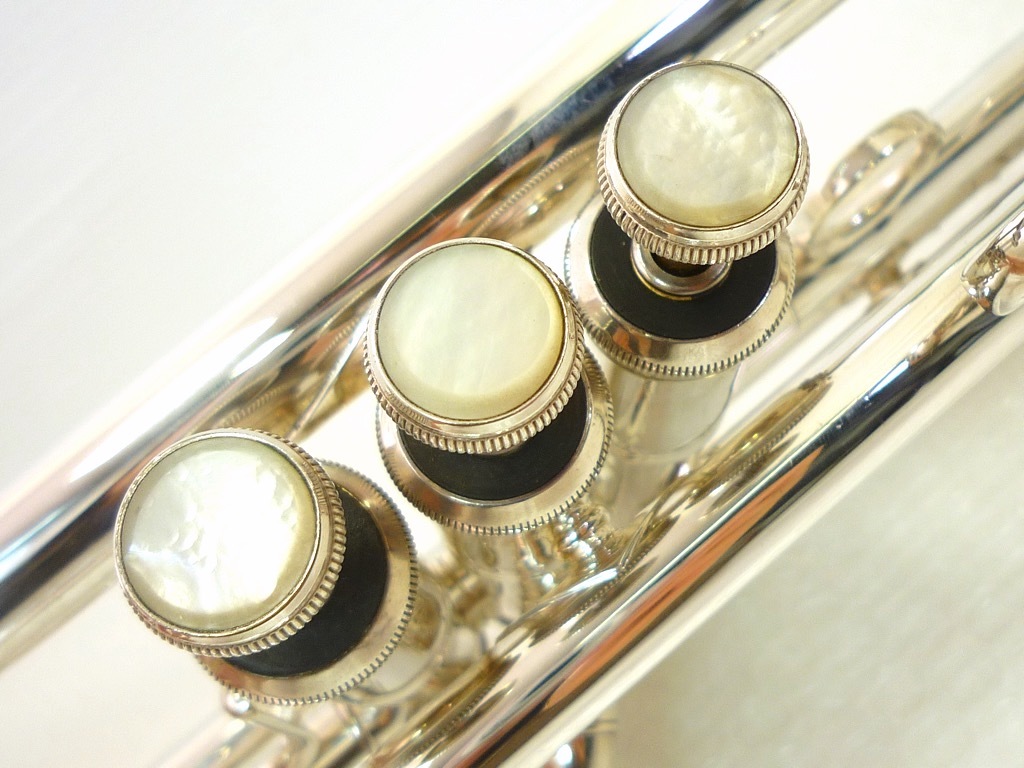 トランペット バック ストラディバリウス ケース付 Bach Stradivarius 37G ワンオーナー シリアル427278 白蝶貝 ELKHART エルクハート 必見